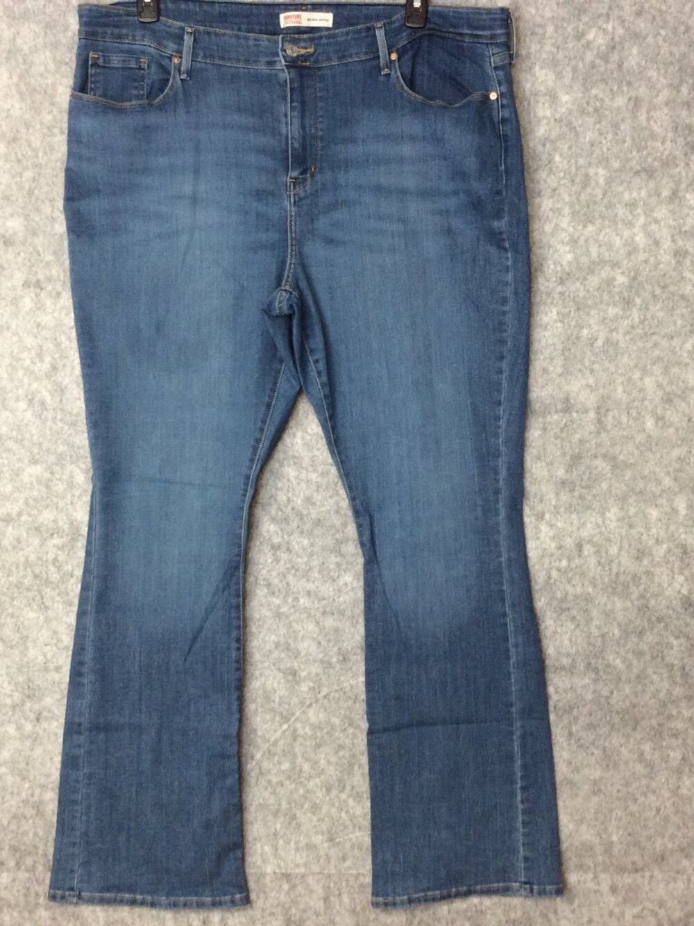 Signature Levi Strauss Jeans Mens W36xL34 Boot Cut Mid Rise Stretch Denim Pants